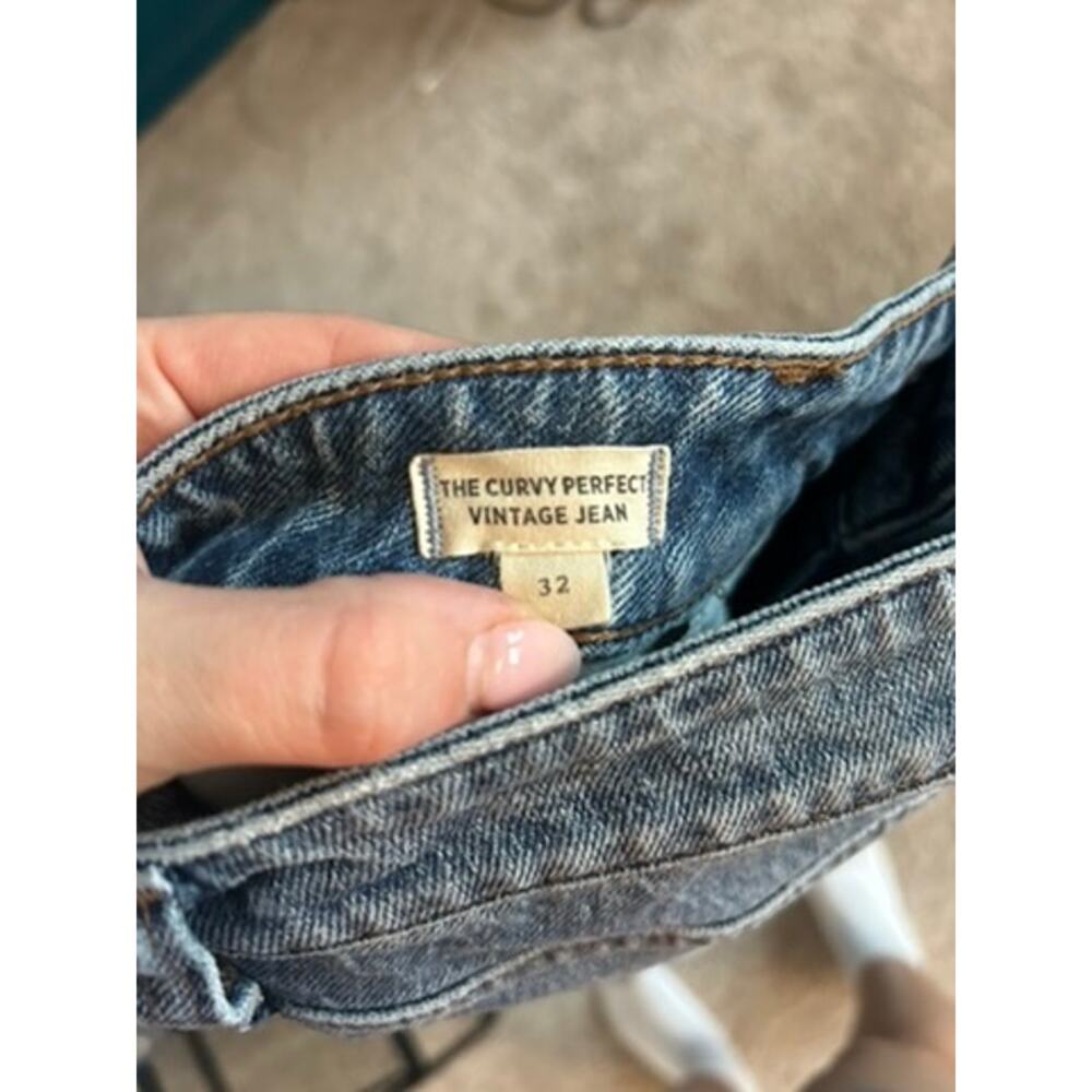 Madewell The Curvy Perfect Vintage Jean in Heathcote Wash - Picture 6 of 7